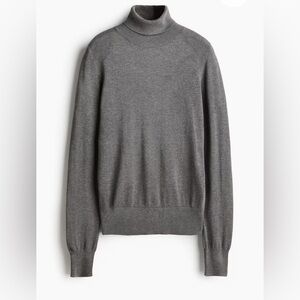 H&M BLACK Lightweight Turtleneck Sweater NWT